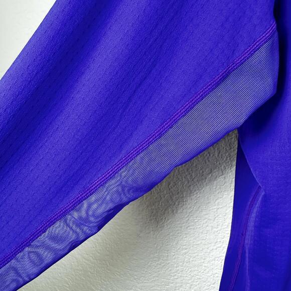 Woman long sleeve, front zippered cool blast shirt/jacket with mesh vents - Picture 3 of 8